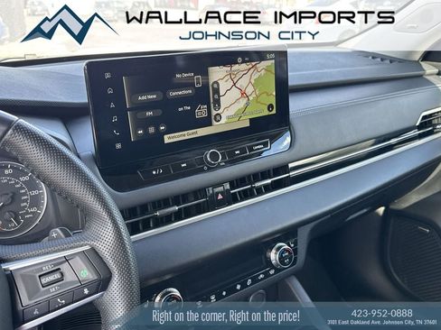 Used 2025 Mitsubishi Outlander AWD image 22