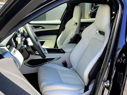 New 2026 Jaguar F-PACE R-Dynamic S image 9