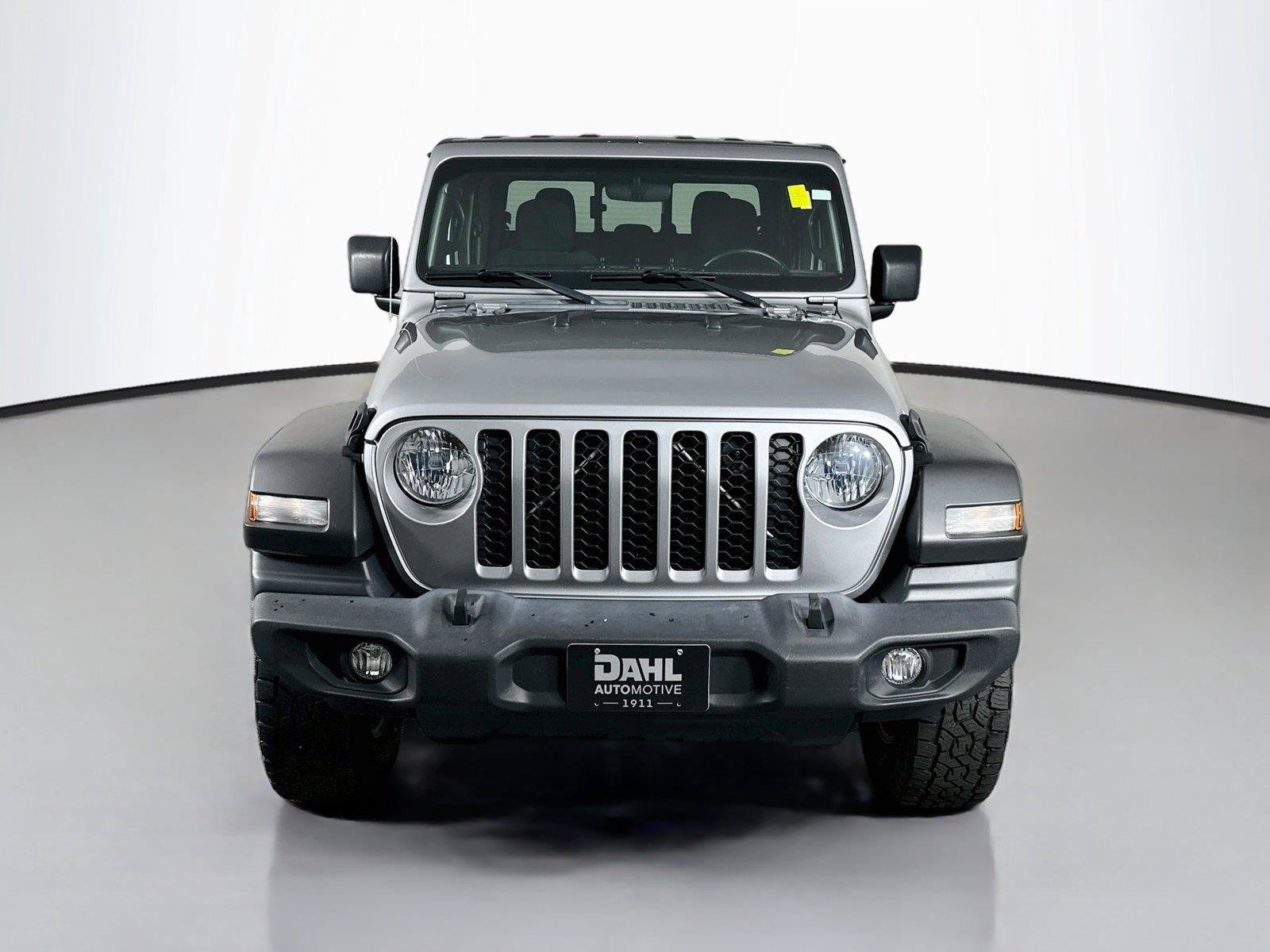 Used 2020 Jeep Gladiator Sport w/ Quick Order Package 24S AWD/4WD image 3