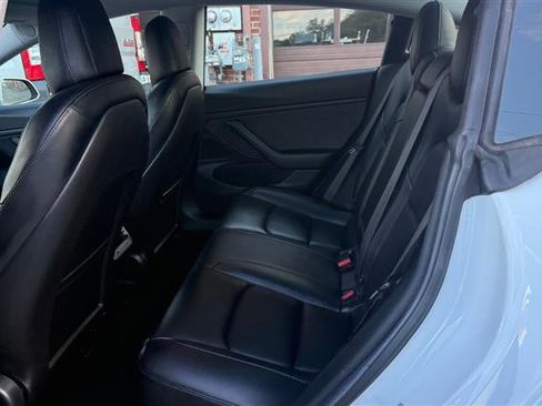Used 2018 Tesla Model 3 Long Range image 19