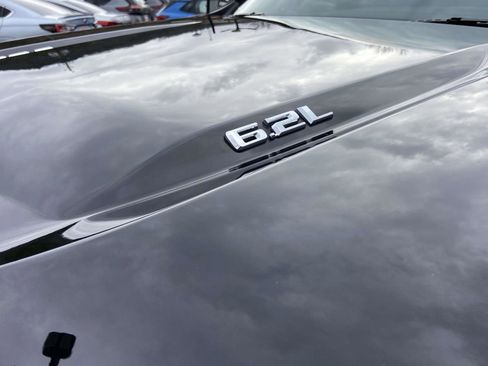 Used 2021 Chevrolet Silverado 1500 High Country w/ Technology Package image 30