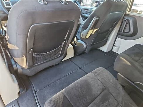 Used 2013 Dodge Grand Caravan SE image 17