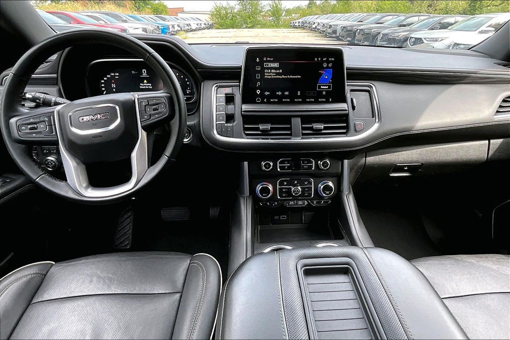 Used 2023 GMC Yukon SLT AWD/4WD image 18