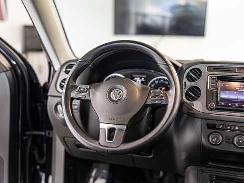 Used 2017 Volkswagen Tiguan S AWD/4WD image 34