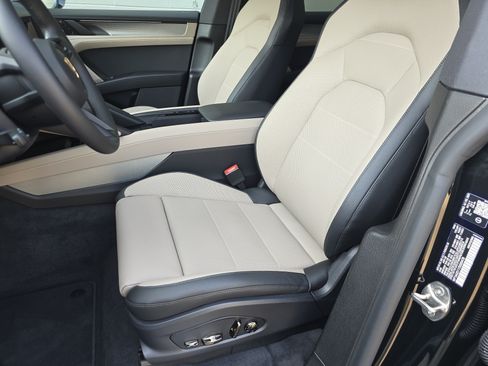 Certified 2026 Porsche Cayenne Electric AWD/4WD image 5