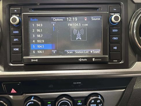 Used 2019 Toyota Tacoma SR5 AWD/4WD image 27