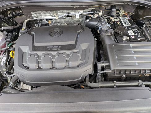 Used 2022 Volkswagen Tiguan SE R-Line image 38