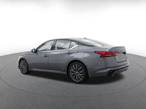Used 2025 Nissan Altima 2.5 SV FWD image 6