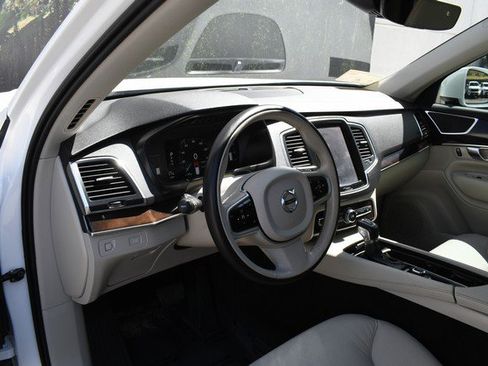 Used 2019 Volvo XC90 T5 Momentum image 14
