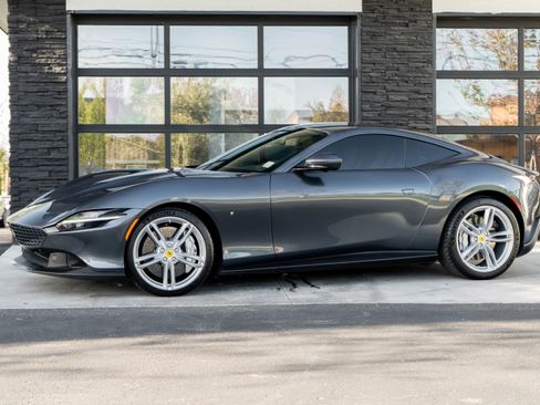 Used 2021 Ferrari Roma RWD image 2