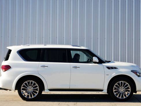 Used 2017 INFINITI QX80 4WD w/ Driver Assistance Package image 54