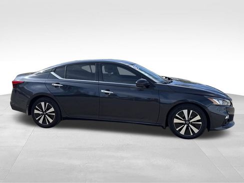 Used 2022 Nissan Altima 2.5 SL FWD image 10