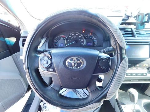 Used 2012 Toyota Camry LE image 22