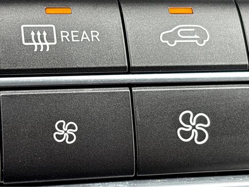 Used 2023 Hyundai Santa Fe SEL image 27