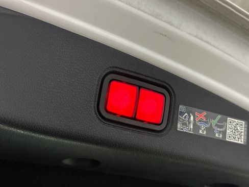 Used 2023 Mercedes-Benz E 450 Coupe image 15