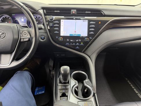 Used 2020 Toyota Camry XLE image 22