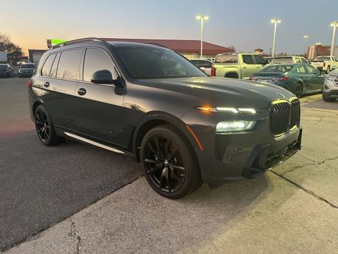 Used 2023 BMW X7 xDrive40i w/ M Sport Package image 4