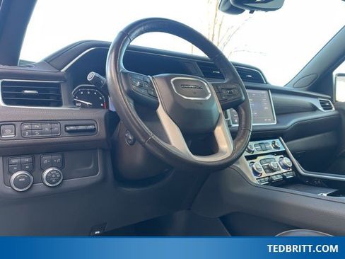 Used 2021 GMC Yukon XL Denali image 25