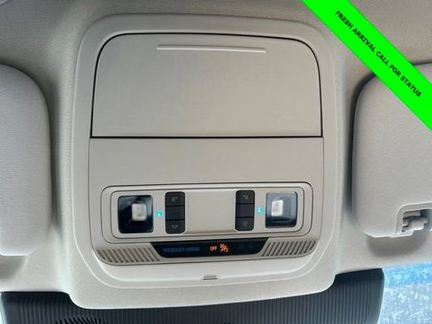 Used 2025 Ford Explorer Active AWD/4WD image 31