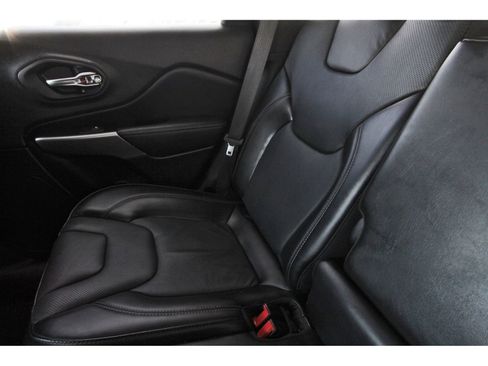 Used 2021 Jeep Cherokee Latitude Lux image 14