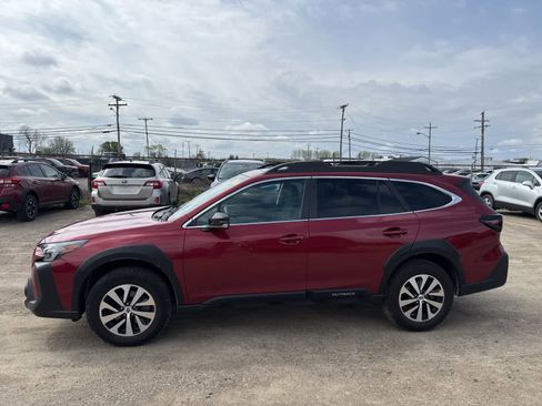 Used 2024 Subaru Outback Premium AWD/4WD image 12