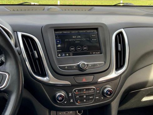 Used 2019 Chevrolet Equinox LT FWD image 4