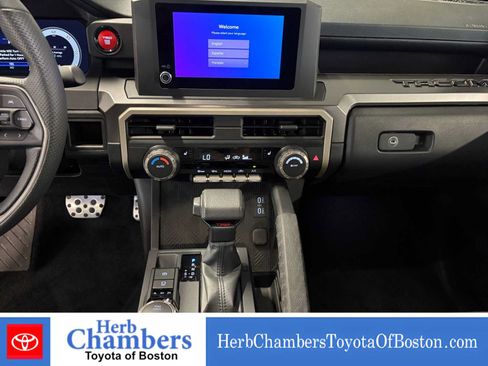 Used 2025 Toyota Tacoma TRD Sport AWD/4WD image 16