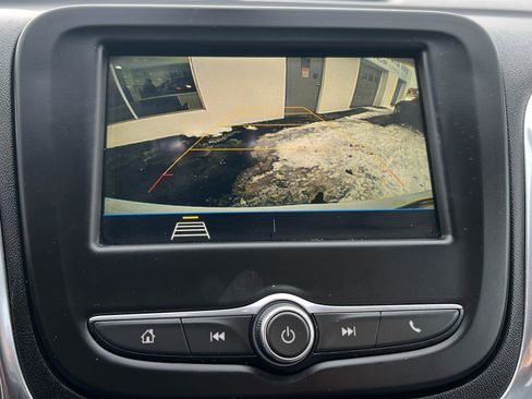 Used 2019 Chevrolet Equinox LT image 24