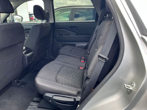 Used 2024 Nissan Pathfinder SV FWD image 27