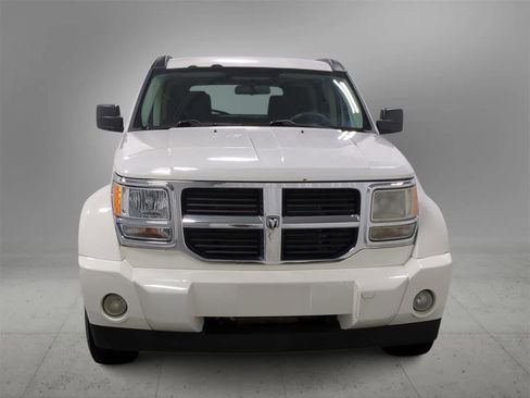 Used 2009 Dodge Nitro SE image 3