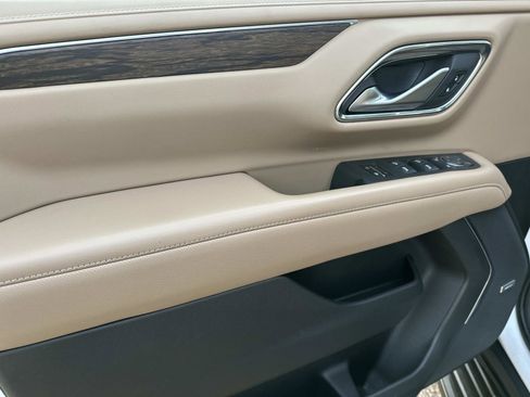 Certified 2022 Chevrolet Suburban Premier image 18