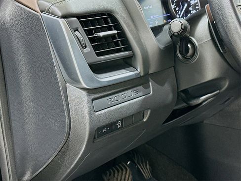 Used 2023 Nissan Rogue S image 10