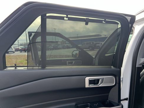 Used 2024 Ford Explorer Limited image 26