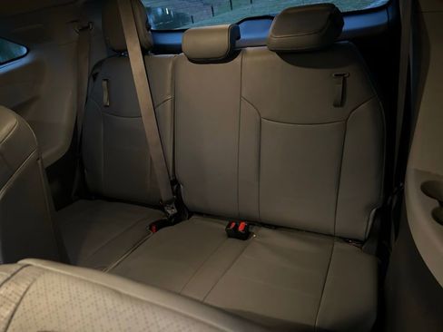 Used 2022 Toyota Sienna Limited image 13