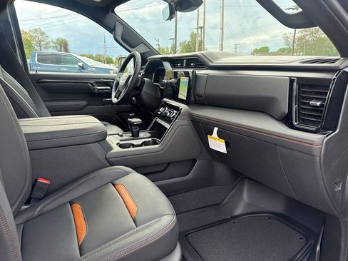 New 2026 GMC Sierra 1500 AT4 w/ AT4 Premium Package AWD/4WD image 10