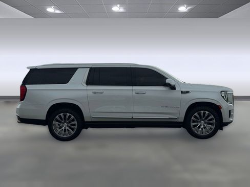Used 2021 GMC Yukon XL Denali w/ Denali Premium Package RWD image 8