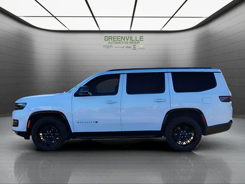 Used 2024 Jeep Wagoneer Series II image 3