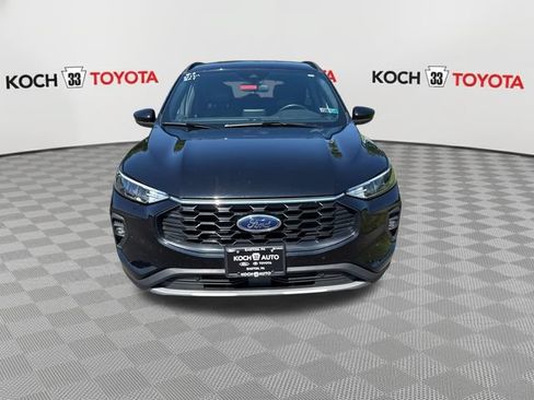 Used 2025 Ford Escape ST-Line Select AWD/4WD image 2