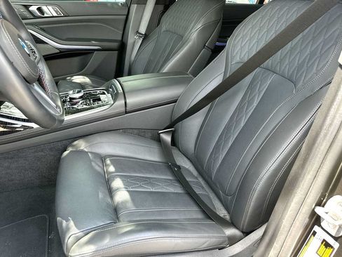 Used 2025 BMW X7 M60i AWD/4WD image 17