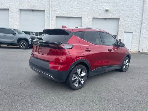 Used 2023 Chevrolet Bolt EUV LT w/ Convenience Package FWD image 7