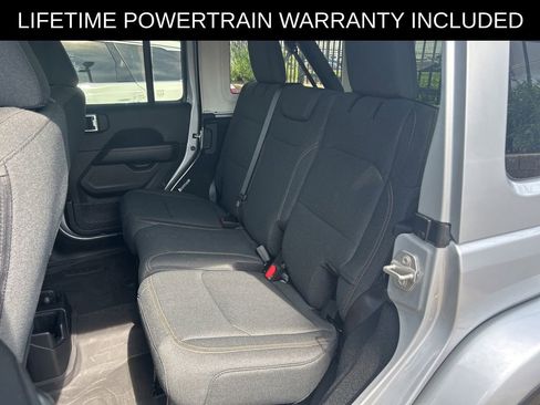Used 2024 Jeep Wrangler Unlimited Sahara w/ Technology Group AWD/4WD image 17