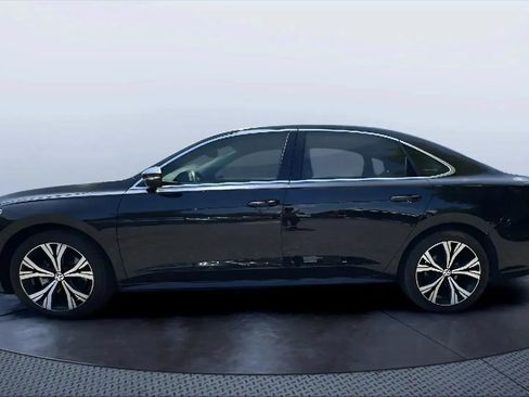 Used 2021 Volkswagen Passat 2.0T SE FWD image 2