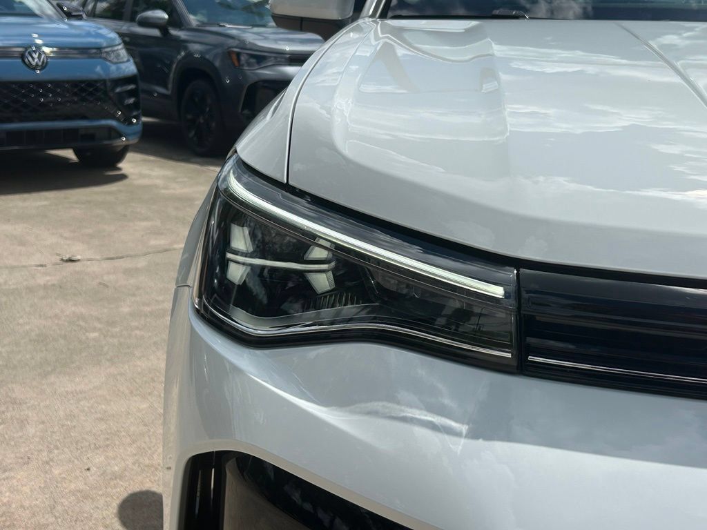New 2026 Volkswagen Taos SE FWD image 33