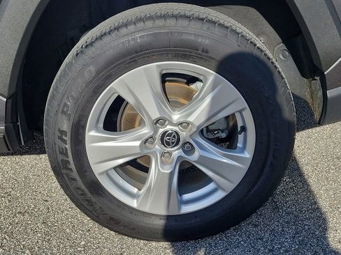 Used 2021 Toyota RAV4 XLE image 6