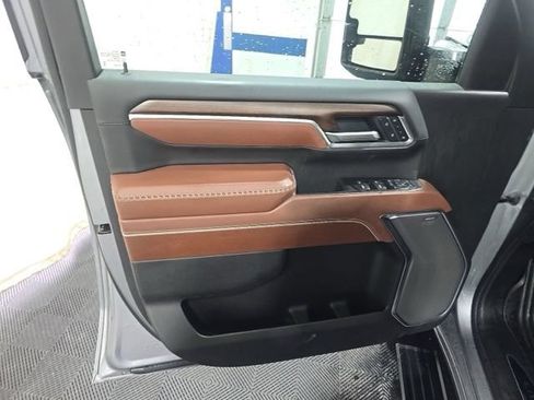 Used 2025 GMC Sierra 2500 Denali Ultimate AWD/4WD image 13