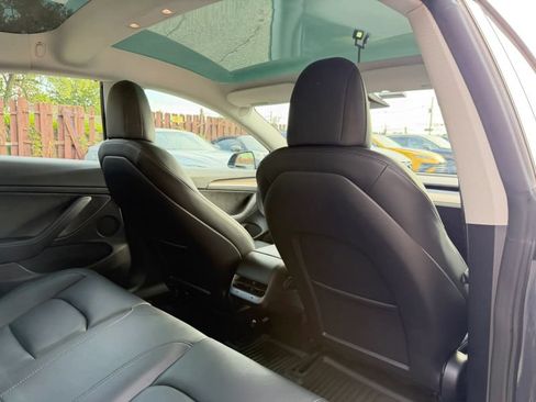 Used 2022 Tesla Model 3 Long Range AWD/4WD image 25