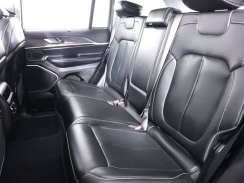 Used 2023 Jeep Grand Cherokee 4WD 4xe w/ Luxury Tech Group II image 40