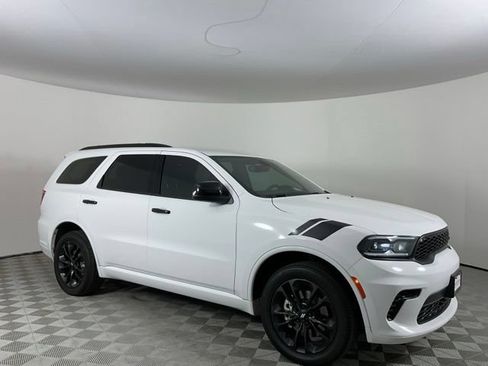 Used 2025 Dodge Durango GT w/ Blacktop Package AWD/4WD image 3