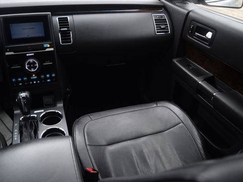 Used 2019 Ford Flex Limited image 13