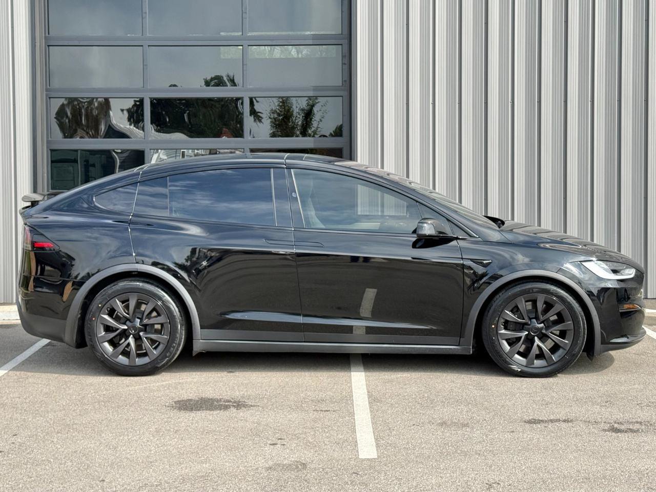 Used 2023 Tesla Model X AWD/4WD image 4